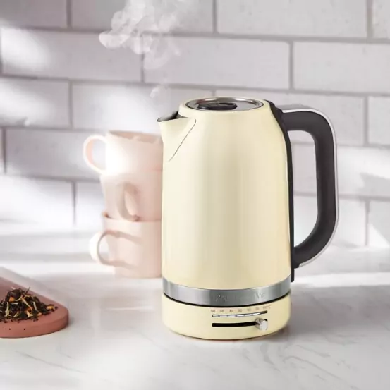KitchenAid vízforraló, 1,7 literes, mandulakrém színben