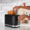 5kmt2109ebm 2-szeletes kenyérpirító Mattfekete kenyérpirító manuálisan szabályozható magas kiemelő karral.