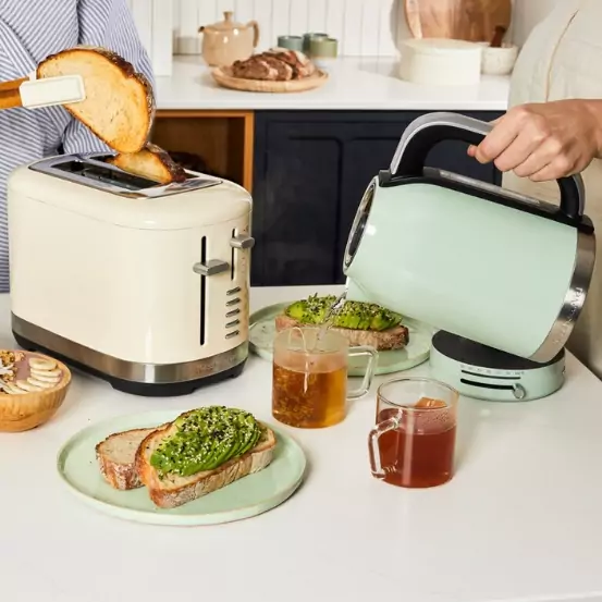 5kmt2109ept 2-szeletes kenyérpirító Reggeliző szett az ínycsiklandó reggelit készít.